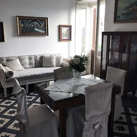 Casa Velia Apartman Bomba